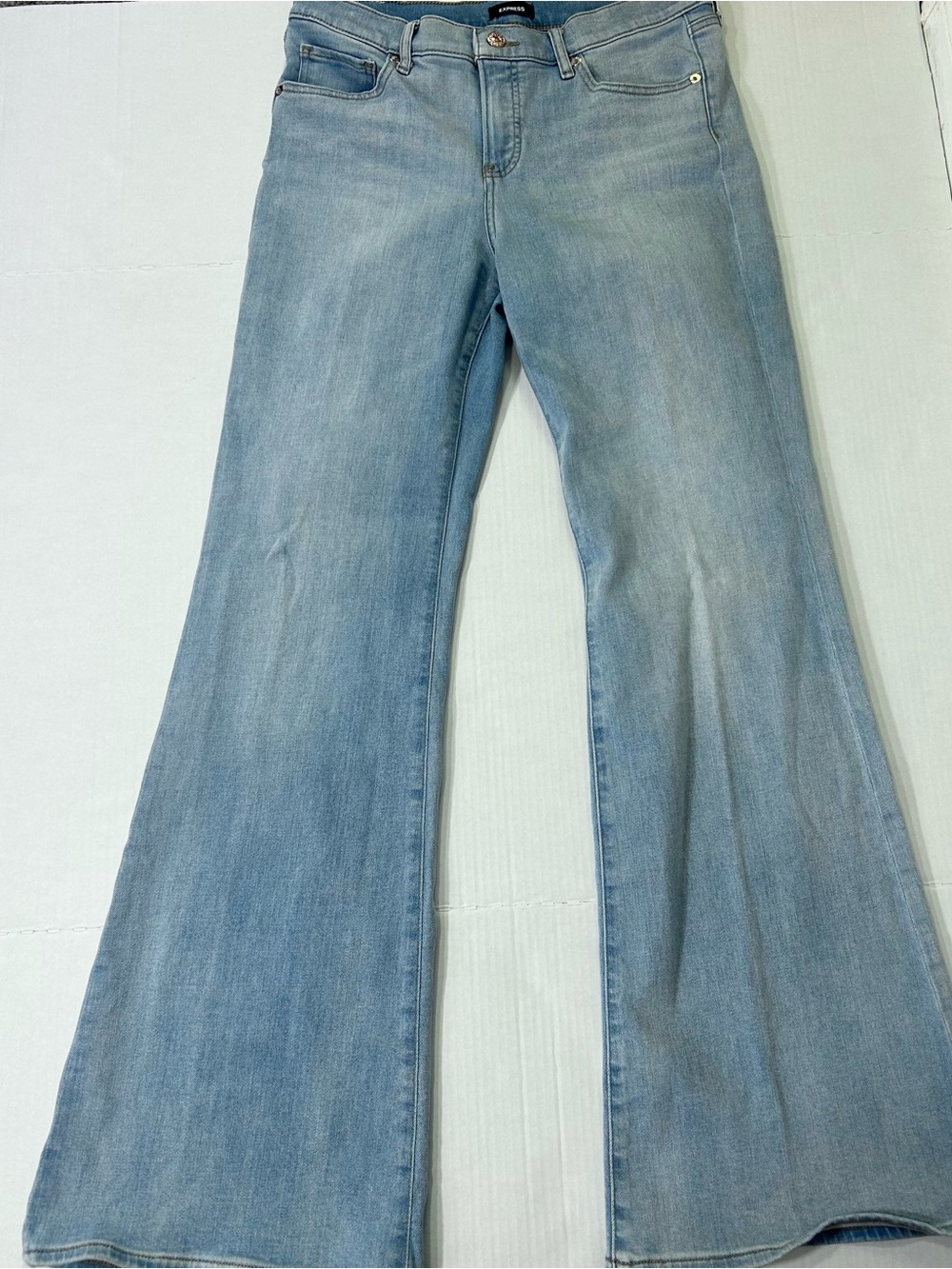 EXPRESS Light Blue Flared Women’s Jeans